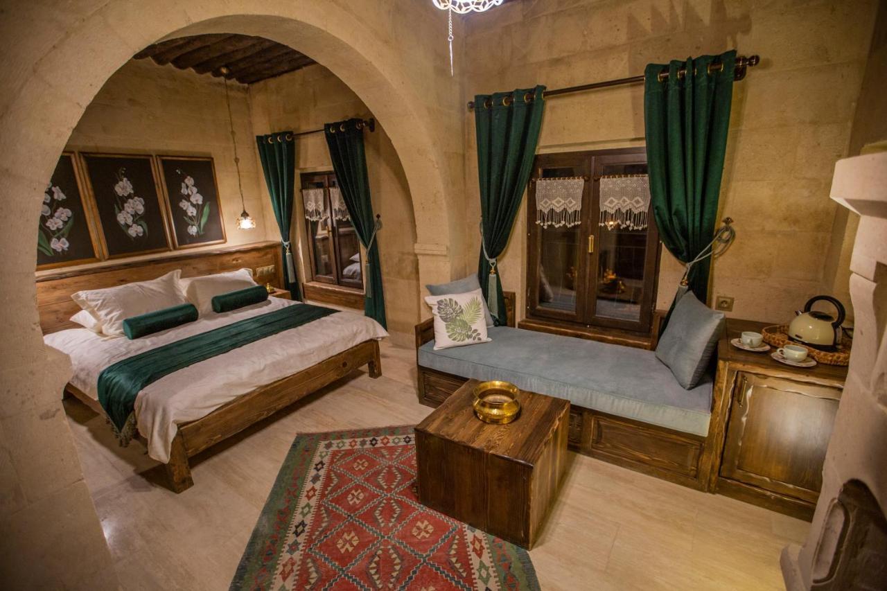 Bed and Breakfast Mak'S Cave House Учисар Экстерьер фото