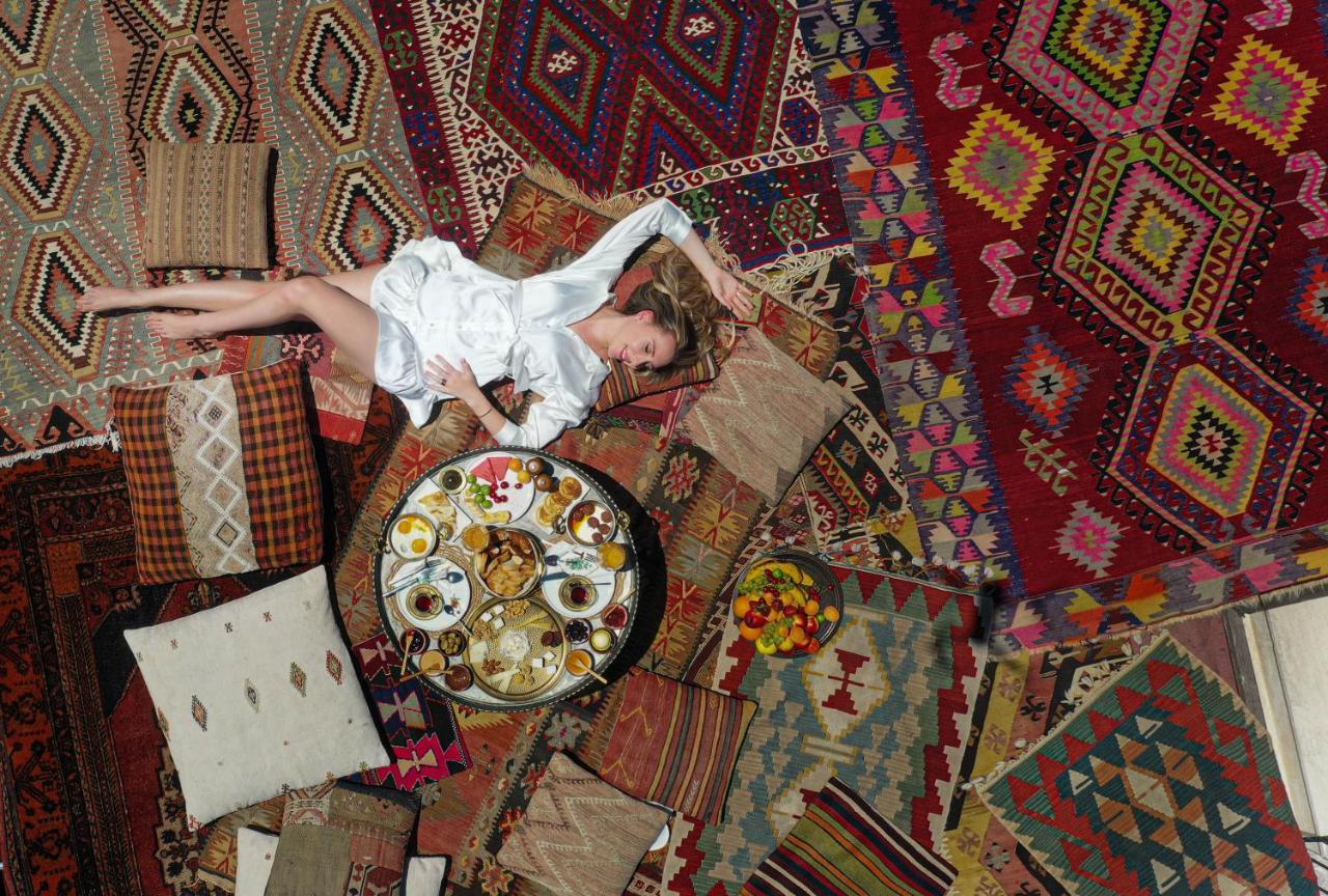 Bed and Breakfast Mak'S Cave House Учисар Экстерьер фото